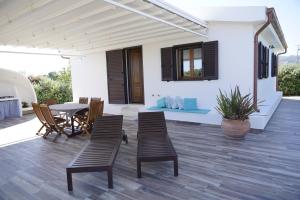 A balcony or terrace at Villa da Luciana
