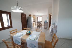 A kitchen or kitchenette at Villa da Luciana