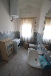 A bathroom at Villa da Luciana