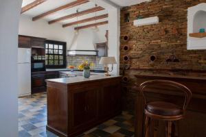 Imagen de la galería de Villa Velissarios: wonderful villa next to beach, en Aegina Town 26 fotos más