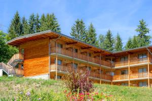 Το κτήριο όπου στεγάζεται  το παραθεριστικό πάρκο