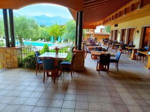 The swimming pool at or close to Hotel Villa Isabella