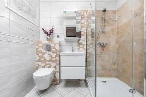 Fotografia z galérie ubytovania Modern Apartment with Balcony in Świnoujście Center by Noclegi Renters v destinácii Świnoujście + 12 fotografií
