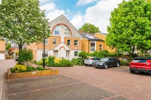 Gallery image of Pleasant Putney home close to the tube station by UndertheDoormat in London