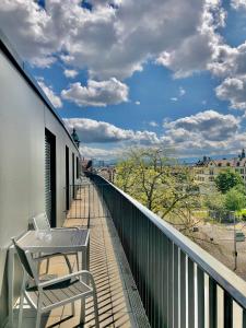 Balkón nebo terasa v ubytování SKYLINE Exclusive Penthouse Apartments