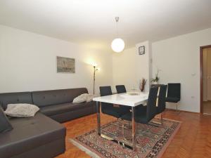 Posedenie v ubytovaní Apartments Tomislav 2078