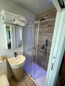 A bathroom at Karpa House