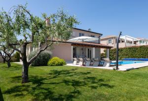 Πισίνα στο ή κοντά στο Villa Vor Ort