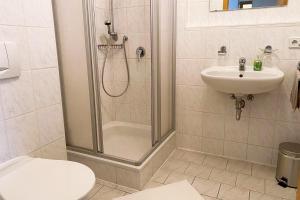 Koupelna v ubytování 1 Zimmer Apartment mit Balkon + 17 fotografií