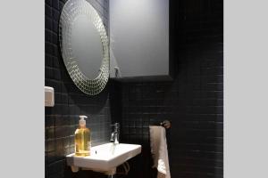 Confort Appartement 110 m² CleanNcosy Toulouse Hypercentre的一间浴室