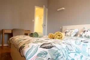 Confort Appartement 110 m² CleanNcosy Toulouse Hypercentre客房内的一张或多张床位