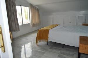 Apartment DUPLEX ÁTICO HACIENDA NAGUELES MARBELLA MILLA DE ...
