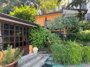 Vonkajšia záhrada v ubytovaní suitecastlelakeview 3 + 6 fotografií