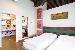 A bed or beds in a room at Generator Venice