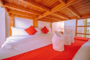 Postel nebo postele na pokoji v ubytování Cedar Peak Condominium by Tripsters Hub