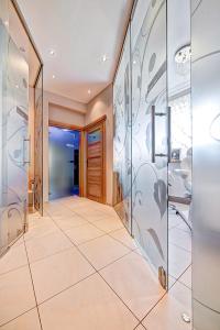 Łazienka w obiekcie Karkonoski SPA - Bufet mini All Inclusive gratis!