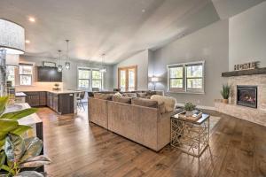 Northwest Sunriver Getaway with Community Amenities!