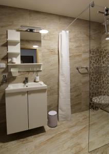 Kúpeľňa v ubytovaní Apartmán Valérie, byt Valtice + 16 fotografií