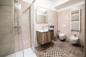 Koupelna v ubytování La Casa Tra Gli Ulivi + 22 fotografií