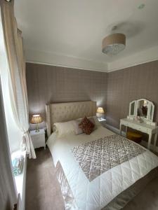 Foto dalla galleria di Luxury Lakeside Living Broadview 2 Georgian Town House a Enniskillen