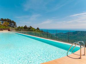 Fotografija u galeriji objekta Albatros - swimming pool with sea view and terrace u gradu Magliolo