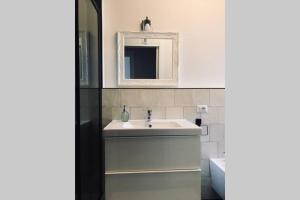 A bathroom at Mazzini apartment