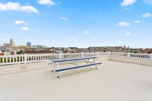 Rõdu või terrass majutusasutuses ❤️ The Top End Townhomes with Stunning Views On One-Of-A-Kind Rooftop Deck! WOW!