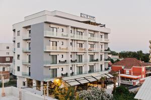 an image of a building in a city at Hotel Hills Ulcinj in Ulcinj