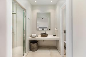 Um banheiro em Corfos Hotel