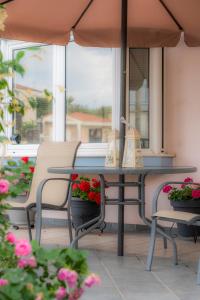 A balcony or terrace at Studio Santa Monica