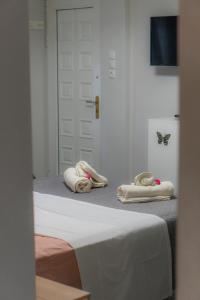 A bed or beds in a room at Studio Santa Monica