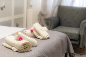 A bed or beds in a room at Studio Santa Monica