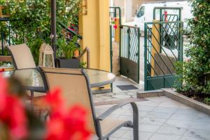 A balcony or terrace at Studio Santa Monica