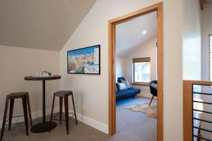 Letto o letti in una camera di New Listing In The NEW Signature Collection At Old Greenwood!