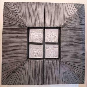 dessin d'une fenêtre dans un mur en bois dans l'établissement Atelier Inès Arts & Suites, à Naples