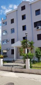 Afbeelding uit fotogalerij van Small Oasis Apartment in Tivat