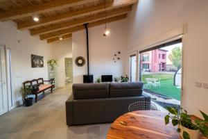 Posedenie v ubytovaní La Ren Lecrés Apartamento piscina jardin