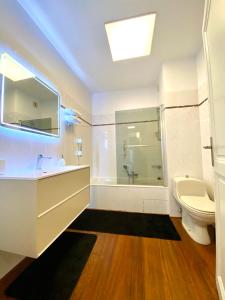 Kúpeľňa v ubytovaní Grand T2 STANDING AJACCIO Proche centre et plages VUE PANORAMIQUE PARKING PRIVE