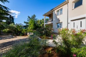 Zahrada ubytování Apartment Nada 1