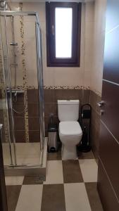A bathroom at Luxury penthouse with sea view Még 14 kép