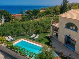 Bazén v ubytování Astarte Villas - Beach Villa Nout nebo v jeho okolí
