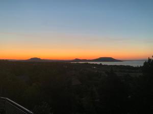 Zdjęcie z galerii obiektu Panoráma Balaton w mieście Balatongyörök