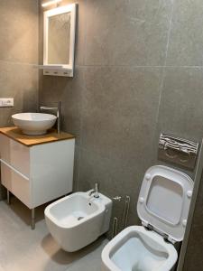 A bathroom at Alba Serena