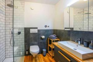 Oberreute - Modernes Zuhause mit Allgäu Aussicht衛浴