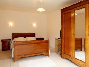 Ένα ή περισσότερα κρεβάτια σε δωμάτιο στο Holiday Home Entre Terre et Mer by Interhome +21 φωτογραφίες