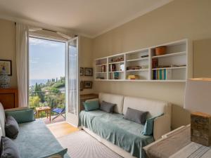 Prostor za sedenje u objektu Apartment Il Nido di Ventimiglia - VMA288 by Interhome