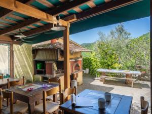 Nespecifikovaný výhled na hory nebo výhled na hory při pohledu z prázdninového domu + 28 fotografií