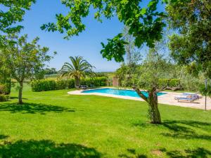The swimming pool at or close to Holiday Home Villa Rosa by Interhome