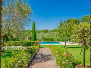 The swimming pool at or close to Holiday Home Villa Rosa by Interhome