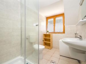 Kúpeľňa v ubytovaní Apartment Katie 2 by Interhome